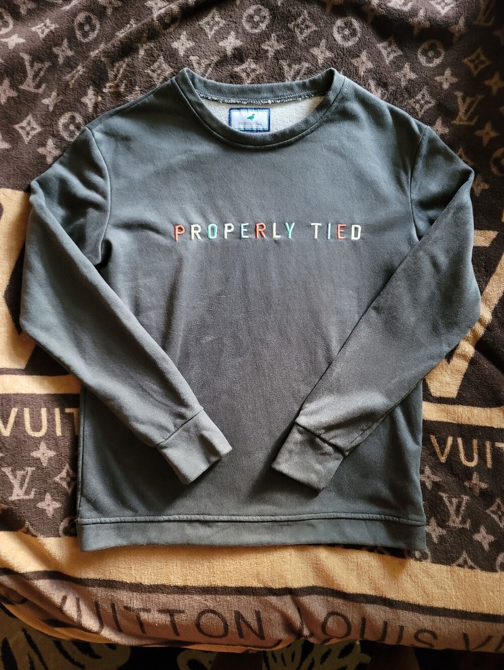 Properly Tied Embroidered Sweatshirt S